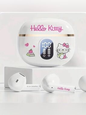 Hello Kitty White Earbuds and Charging Case, Bluetooth Able, NWT
